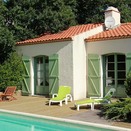 Holiday L'auviere Дом отдыха Chauve